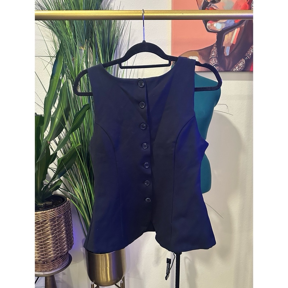 BNWT Ponte Scoop Neck Vest - Size Large